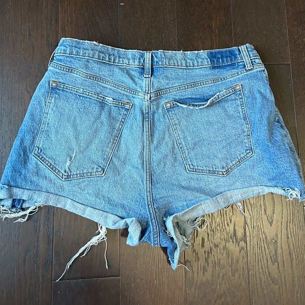 Abercrombie & Fitch The 90’s Relaxed High Rise Curve Love Cutoff Short - Size 33
